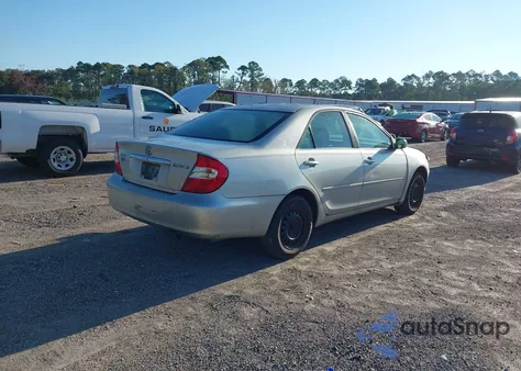 2004 Toyota Camry Le z USA, uszkodzony, nr VIN 4T1BE32K04U913250